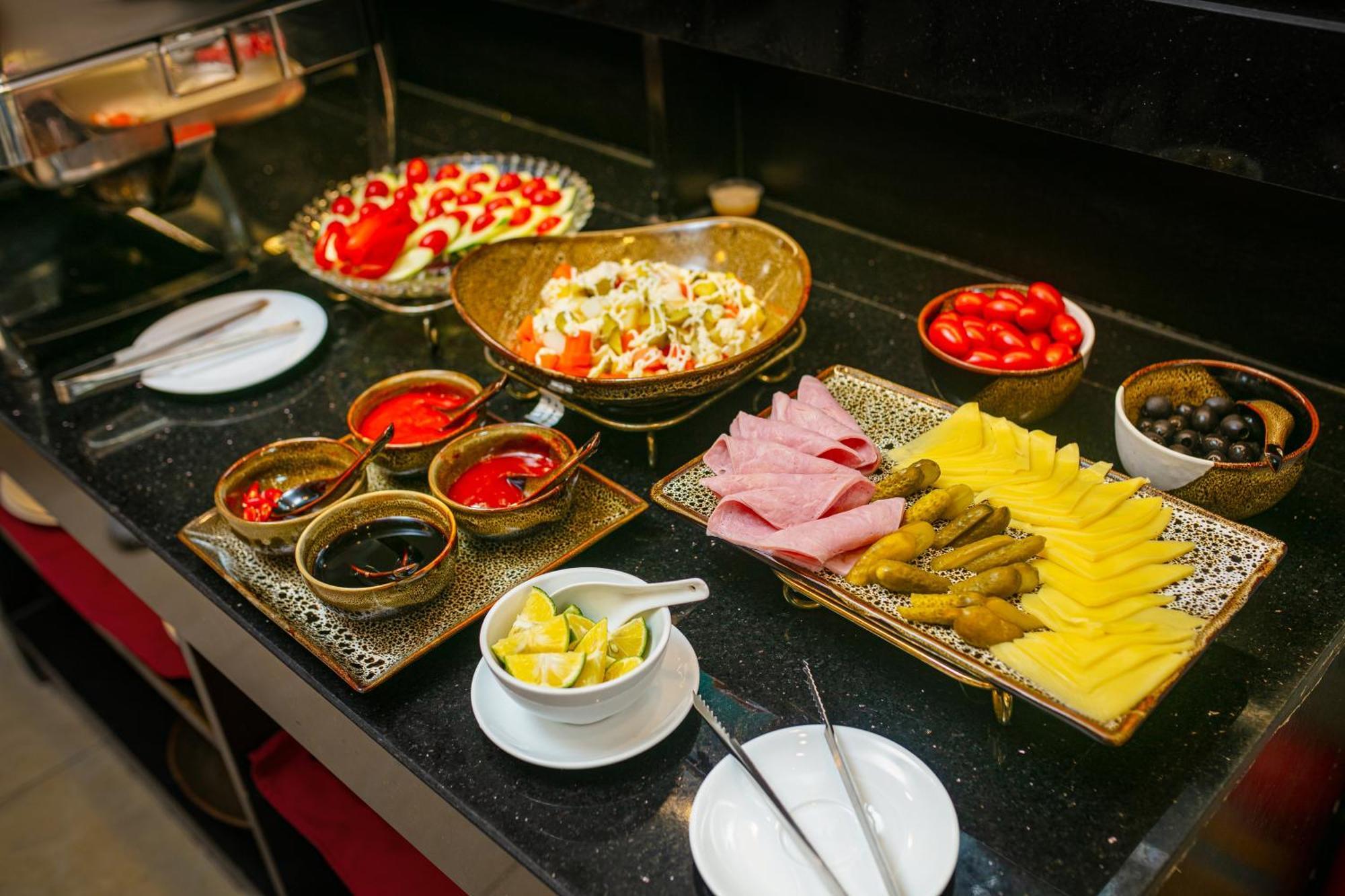 Hanoi La Palm Premier Hotel & Spa Екстериор снимка