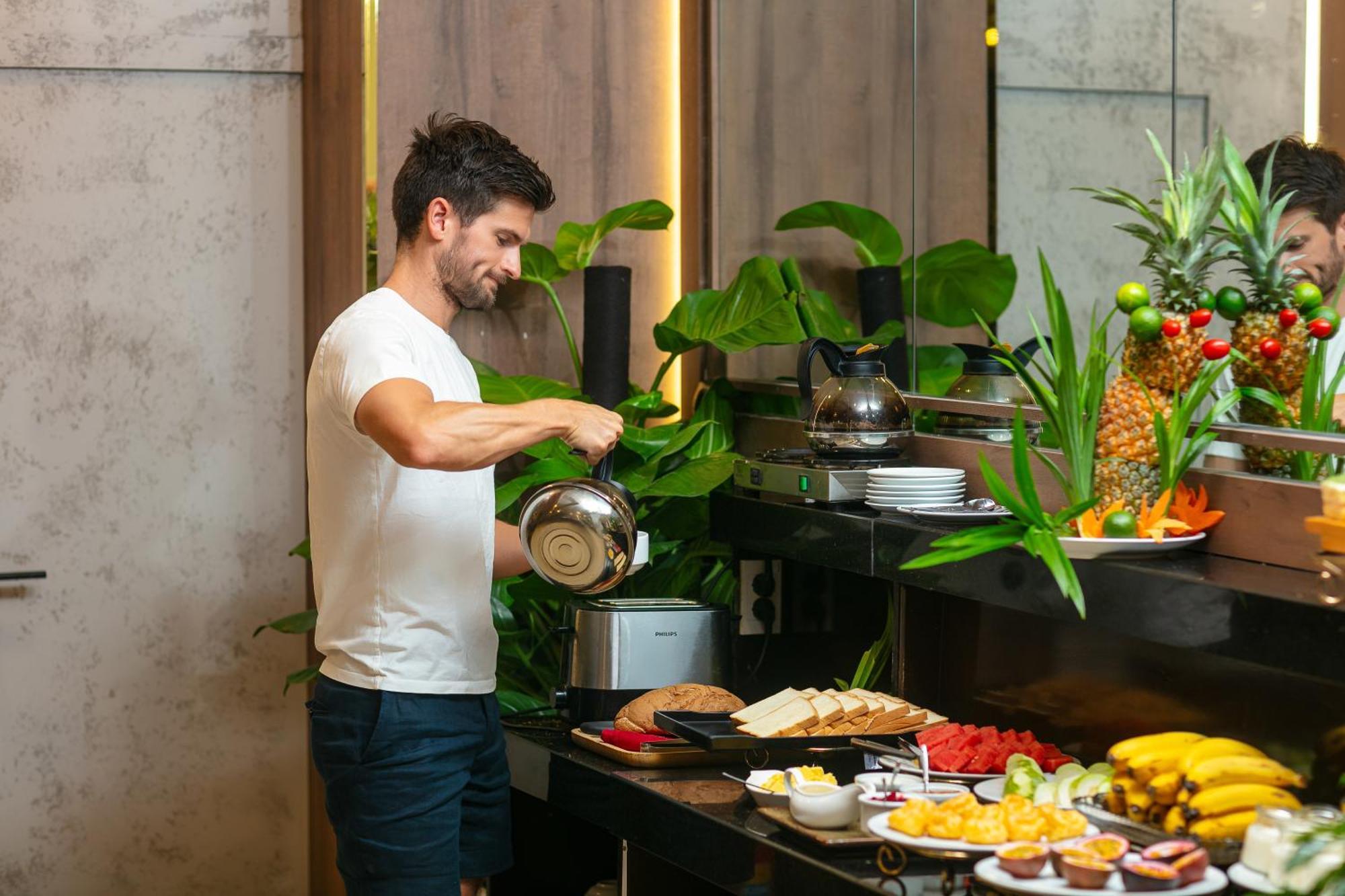 Hanoi La Palm Premier Hotel & Spa Екстериор снимка